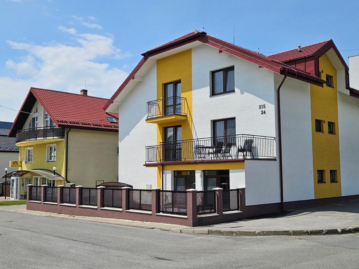 Comenius Apartments - Apartmany Na Rohu 스비드니크 외부 사진