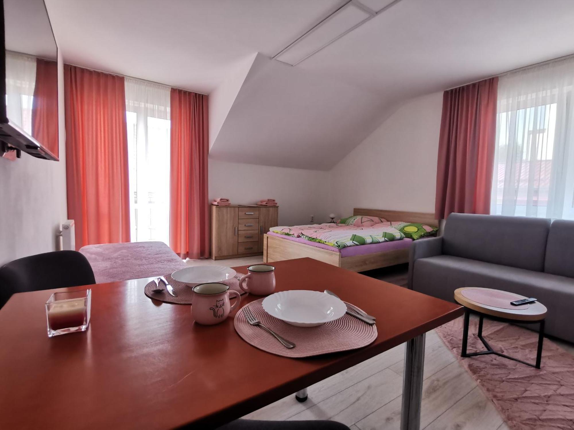 Comenius Apartments - Apartmany Na Rohu 스비드니크 외부 사진